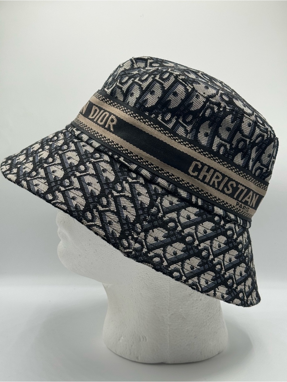 Dior Bucket Hat - Picture 3 of 6